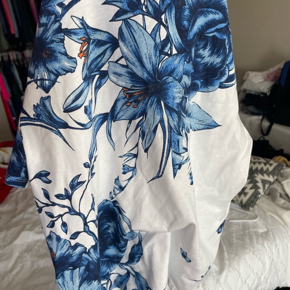 Floral Blue and White Bedding Set - Picture 4 of 7